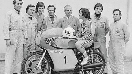 Arturo Magni e il team MV Agusta al completo