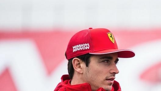 Charles Leclerc (a sinistra) insieme a Clear. Ora per l’ingegnere britannico un nuovo ruolo nel Cavallino. Ferrari