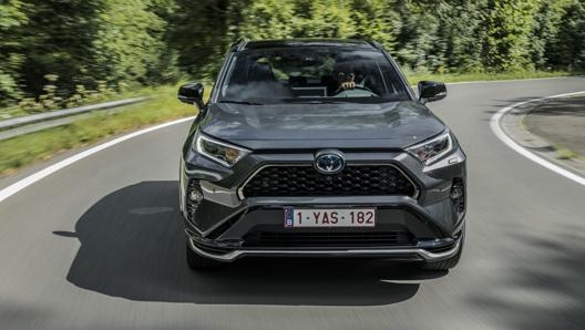 Il SUV Toyota RAV4 è arrivato alla quinta generazione