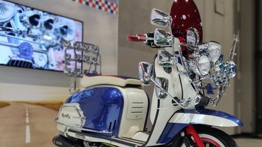 Una Lambretta iperaccessoriata in puro stile Mod