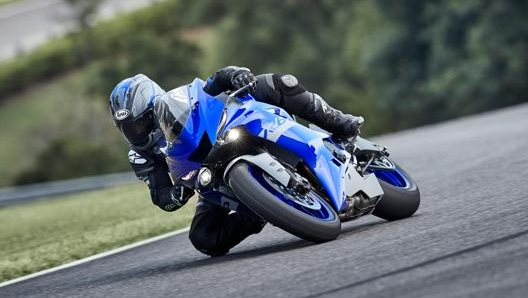 La Yamaha R6 Race 2021 in azione