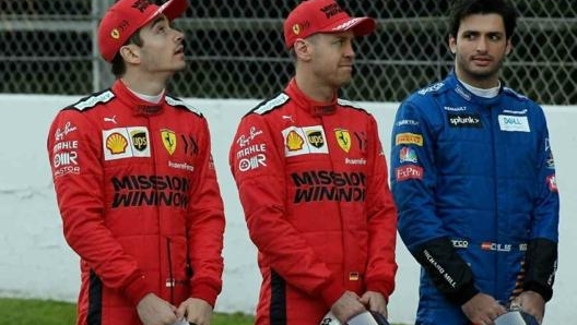 Pilota che viene, pilota che va: Carlos Sainz (a destra) vicino a sostituire Vettel in Ferrari