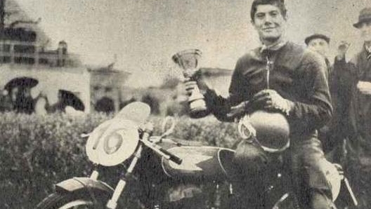 Un giovanissimo Agostini su Morini a inizio Anni Sessanta. Lapresse