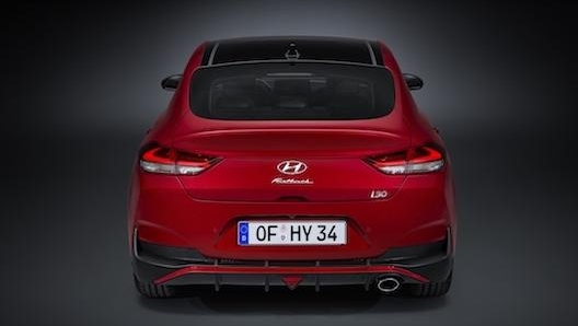 Il posteriore della Hyundai i30 con carrozzeria Fastback