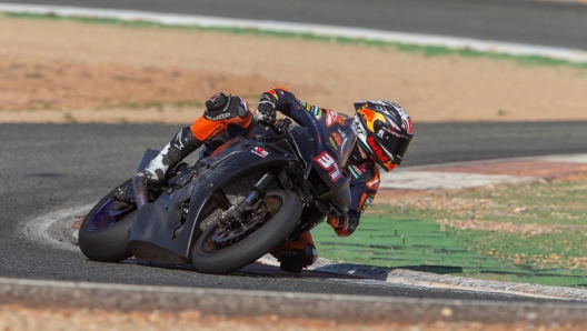 epa09687819 Spanish Moto2 rider Pedro Acosta in action during the Winter Testings in preparation for the 2022 season of the Moto2 World Championship in Cartagena, south-eastern Spain, 15 January 2022.  EPA/Marcial Guilen