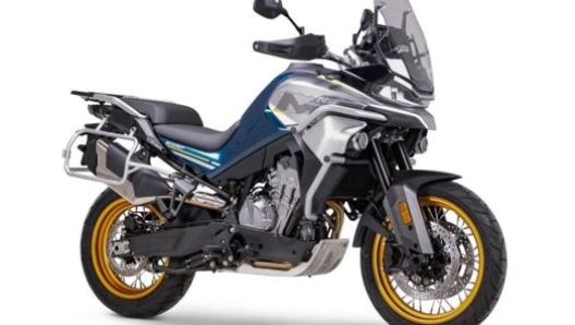 CFmoto lancia sul mercato italiano due nuove medie adventure, la 800 MT Sport e la sorella 800 MT Touring