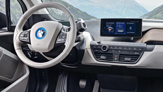 Abitacolo minimale e materiali riciclati hanno differenziato fin da subito la i3 da resto della produzione Bmw