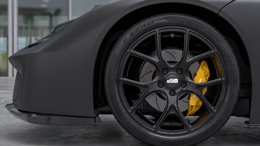 Dettagli nero opaco e oro per la Dallara Stradale D50