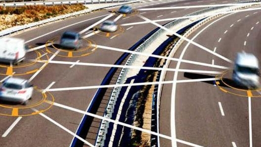 Le connettività tra veicoli è uno degli elementi fondamentali della smart road