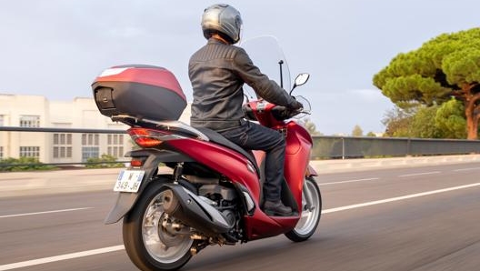 Honda SH350i arriverà nelle concessionarie ufficiali  a fine di novembre