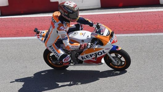 Marquez sulla minimoto Honda Nsf usata a Austin per una sfida show contro Jett Lawrence. Afp