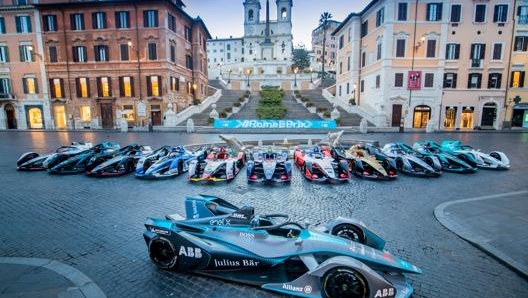 Le monoposto di Formula E a Piazza di Spagna