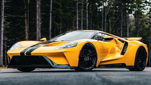 Nell’asta statunitense anche due Ford GT del 2005 e del 2018 (in foto)