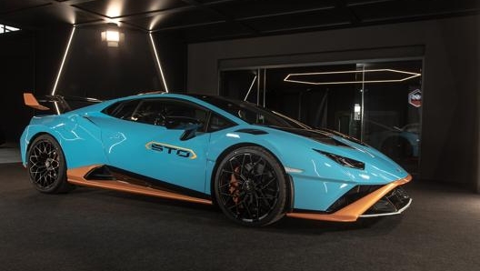 La Lamborghini Huracán Sto misura 4,55 m in lunghezza, 1,94 m in larghezza e 1,22 m in altezza