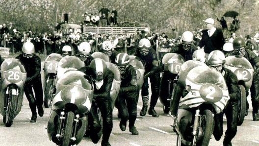 Imola, GP 250, la partenza a spinta