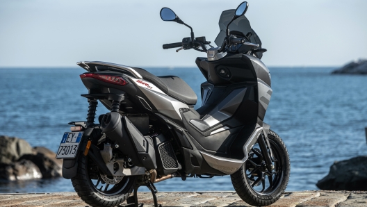 Aprilia sr gt 125 200