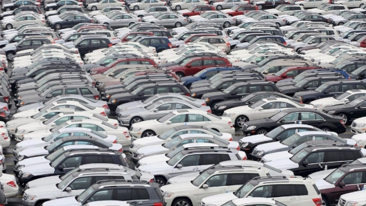 (FILE) A file photo dated 05 December 2008 showing new cars of Volkswagen, Mercedes-Benz, BMW and Porsche ready for shipping in the harbour of Bremerhaven, Germany. New car sales in the EU fell sharply in June as high unemployment and a protracted recession continue to weigh on the bloc, data released 16 July 2013 showed. Registrations totalled 1,134,042 in June, a fall of 5.6 per cent compared to the same month last year, the European Automobile Manufacturers Association (ACEA) said.  ANSA/INFO WAGNER