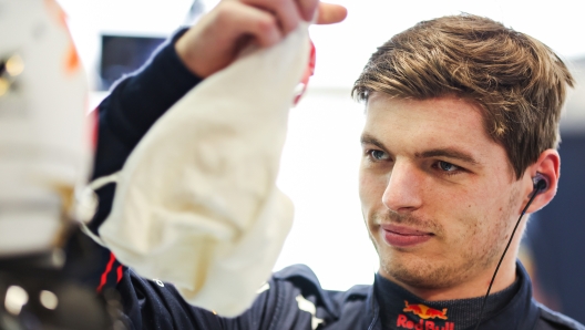 BARCELONA, SPAIN - FEBRUARY 25: Max Verstappen of the Netherlands and Oracle Red Bull Racing prepares to drive in the garage during Day Three of F1 Testing at Circuit de Barcelona-Catalunya on February 25, 2022 in Barcelona, Spain. (Photo by Mark Thompson/Getty Images)