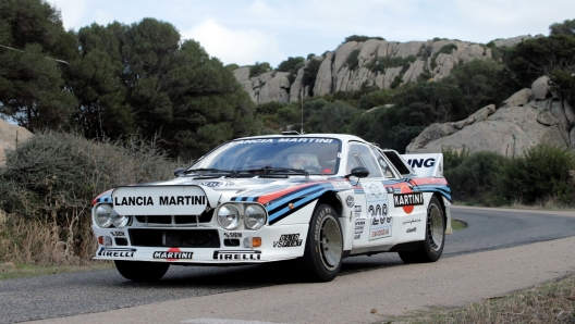 Una Lancia Rally 037 in gara durante l'edizione 2021. M. Bettiol