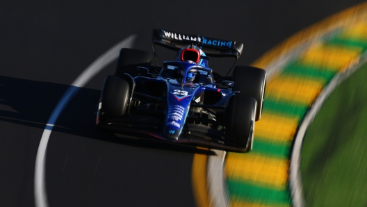 MELBOURNE, AUSTRALIA - APRIL 10: Alexander Albon of Thailand driving the (23) Williams FW44 Mercedes on track during the F1 Grand Prix of Australia at Melbourne Grand Prix Circuit on April 10, 2022 in Melbourne, Australia. (Photo by Clive Mason/Getty Images)