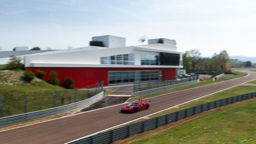 Ferrari 296 GT3 a Fiorano