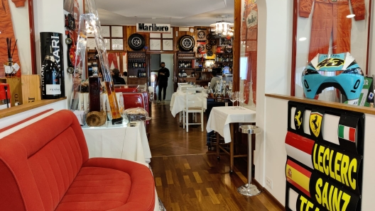 L'interno del ristorante Montana a Maranello