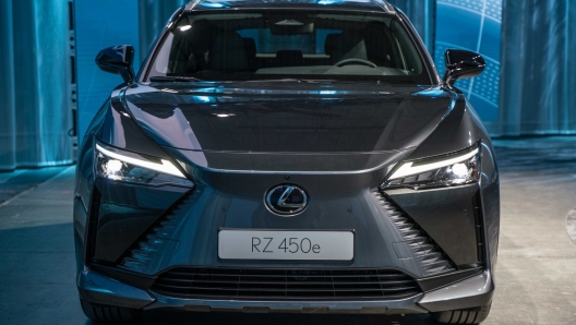 Lexus RZ