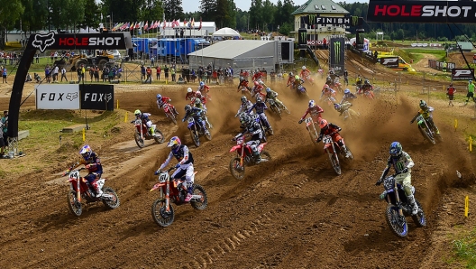 Una partenza del GP della Lettonia 2021, classe MXGP