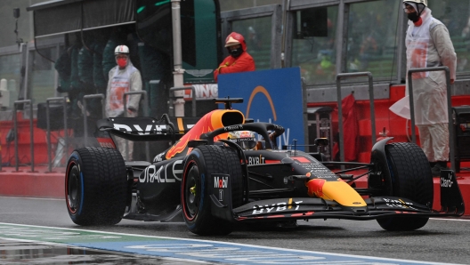 Red Bull Racing's Dutch driver Max Verstappen drives during the first practice session at the Autodromo Internazionale Enzo e Dino Ferrari race track in Imola, Italy, on April 22, 2022,  ahead of the Formula One Emilia Romagna Grand Prix. (Photo by ANDREJ ISAKOVIC / AFP)