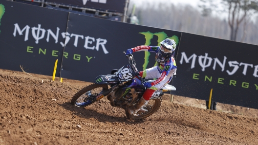 Jago Geerts (Yamaha) vince Gara 1 della MX2