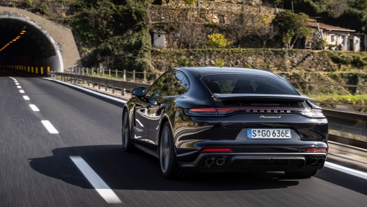 La Panamera E-Hybrid ha una potenza di sistema di 462 Cv