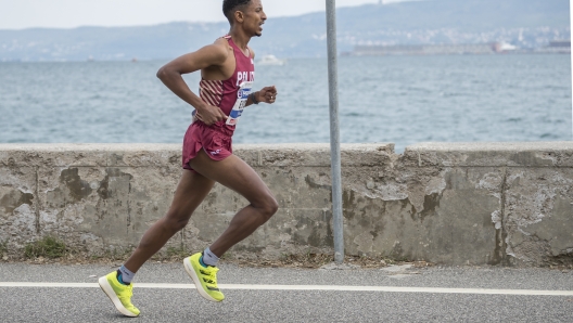 Eyob Faniele alla Mujalonga sul Mar che si è tenuta a Muggia nel 2021 - Foto di Pierluigi Benini