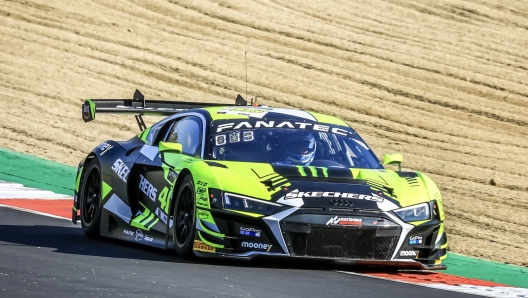 L'Audi R8 (Wrt) di Valentino Rossi e Frederic Vervisch. Sro/D. Bogaerts