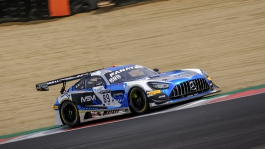 La Mercedes-Amg GT numero 89 di Raffaele Marciello. D. Bogaerts