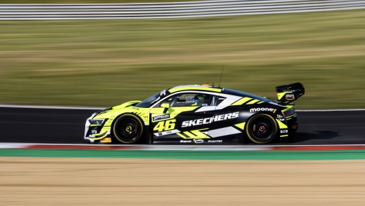 L'Audi R8 Lms (Wrt) di Rossi e Vervisch. B. Decancq