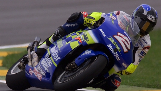 U.S. driver Kenny Roberts of the Telefonica Movistar Suzuki team takes a curve during the 500cc category of the  Cinzano Rio Grand Prix on the Nelson Piquet Circuit in Rio de Janeiro, Brazil, Saturday, October 7, 2000.  Kenny Roberts is the World Champion in the 500cc category for this year. (AP Photo/Dario Lopez-Mills)