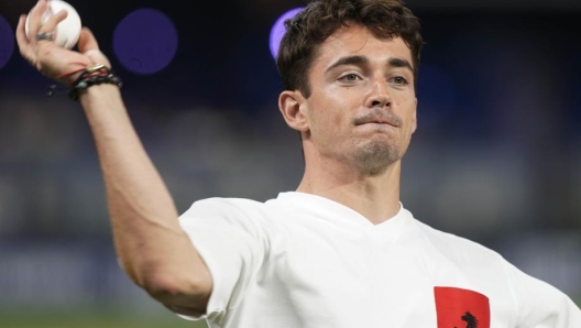 Charles Leclerc, 24 anni,  sul diamante dei Miami Marlins