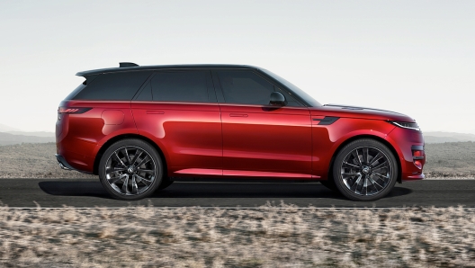 Range Rover Sport è equipaggiata con il sistema Intelligent All-Wheel Drive