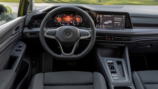 Volkswagen Golf 8, gli interni