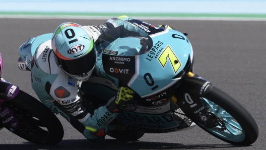 Honda Leopard Racing Italian rider Dennis Foggia competes to get the second place in the Argentina Grand Prix Moto3 race at the Termas de Rio Hondo circuit, in Termas de Rio Hondo, in the Argentine northern province of Santiago del Estero, on April 3, 2022. (Photo by JUAN MABROMATA / AFP)