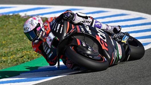 Aprilia Spanish rider Aleix Espargaro rides during the third practice session of the MotoGP Spanish Grand Prix at the Jerez racetrack in Jerez de la Frontera on April 30, 2022. (Photo by JAVIER SORIANO / AFP)