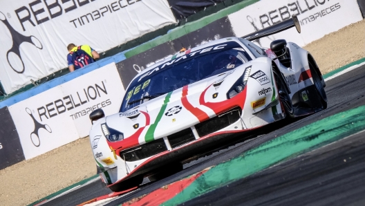 La Ferrari 488 numero 53 (AF Corse), quinta assoluta e prima di classe Silver in gara-2. Sro/D. Bogaerts