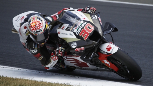 epa09948658 Japanese MotoGP rider Takaaki Nakagami of LCR Honda IDEMITSU team in action during the MotoGP race at the French Motorcycling Grand Prix in Le Mans, France, 15 May 2022.  EPA/YOAN VALAT