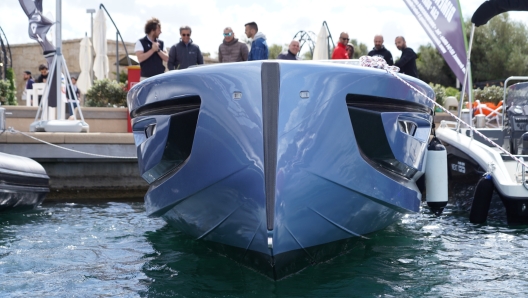 superbia 28 yacht