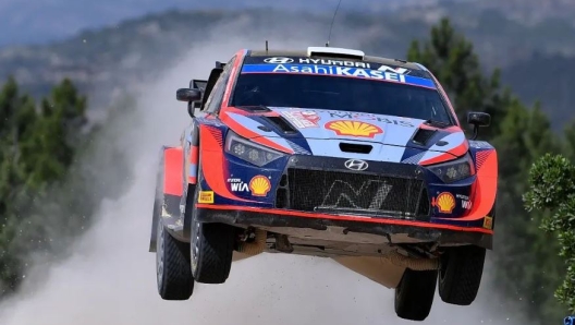 Ott Tanak è stato protagonista della seconda giornata in Sardegna (foto @rallyitaliasardegna)