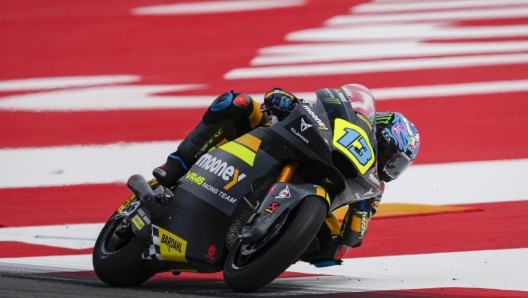 epa09995765 Italian Moto2 rider Celestino Vietti of Mooney VR46 team in action during the qualifying session of the Motorcycling Grand Prix of Catalonia at Montmelo racetrack, near Barcelona, Spain, 04 June 2022. The Motorcycling Grand Prix of Catalonia will take place on 05 June 2022.  EPA/Enric Fontcuberta