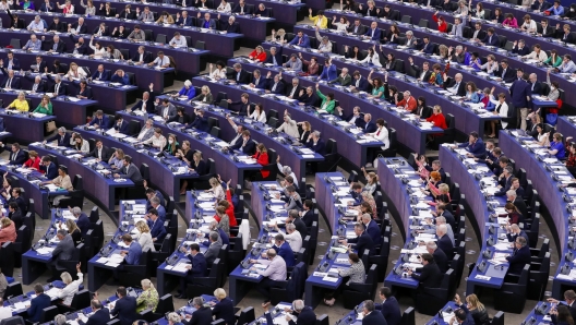 epa10002383 Members of European Parliament (MEP) during a voting session on the 'fit for 55 package', at the European Parliament in Strasbourg, France, 08 June 2022.MEP's will vote on eight legislative texts of the 'Fit for 55' package, which should make it possible to fight against climate change by reducing greenhouse gas emissions as the European Union's plan to reduce GHG emissions by at least 55 percent by 2030.  EPA/JULIEN WARNAND