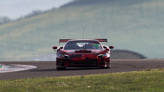 La Ferrari 296 GT3 durante i test a Fiorano