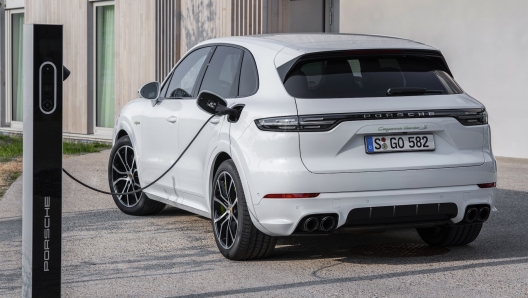 Cayenne Turbo S E-Hybrid, terza generazione