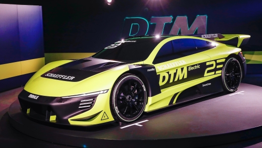 Il prototipo elettrico in fase di sviluppo per la serie Dtm elettrica